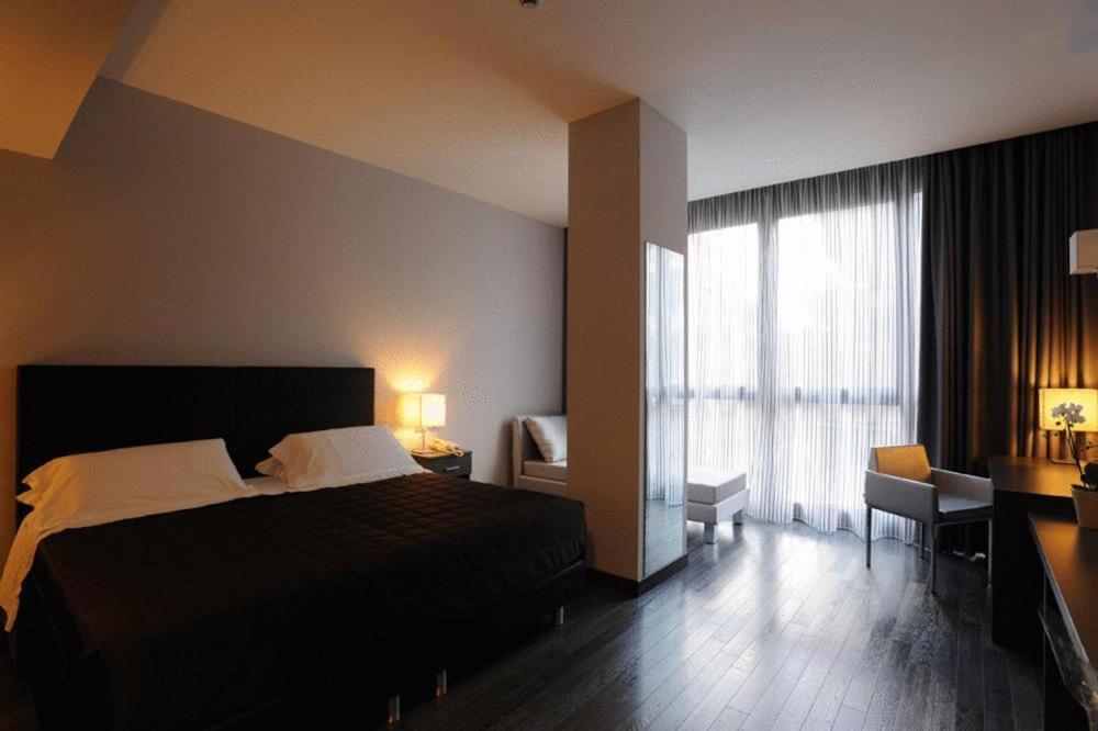Park Hotel Sporting Teramo Bagian luar foto