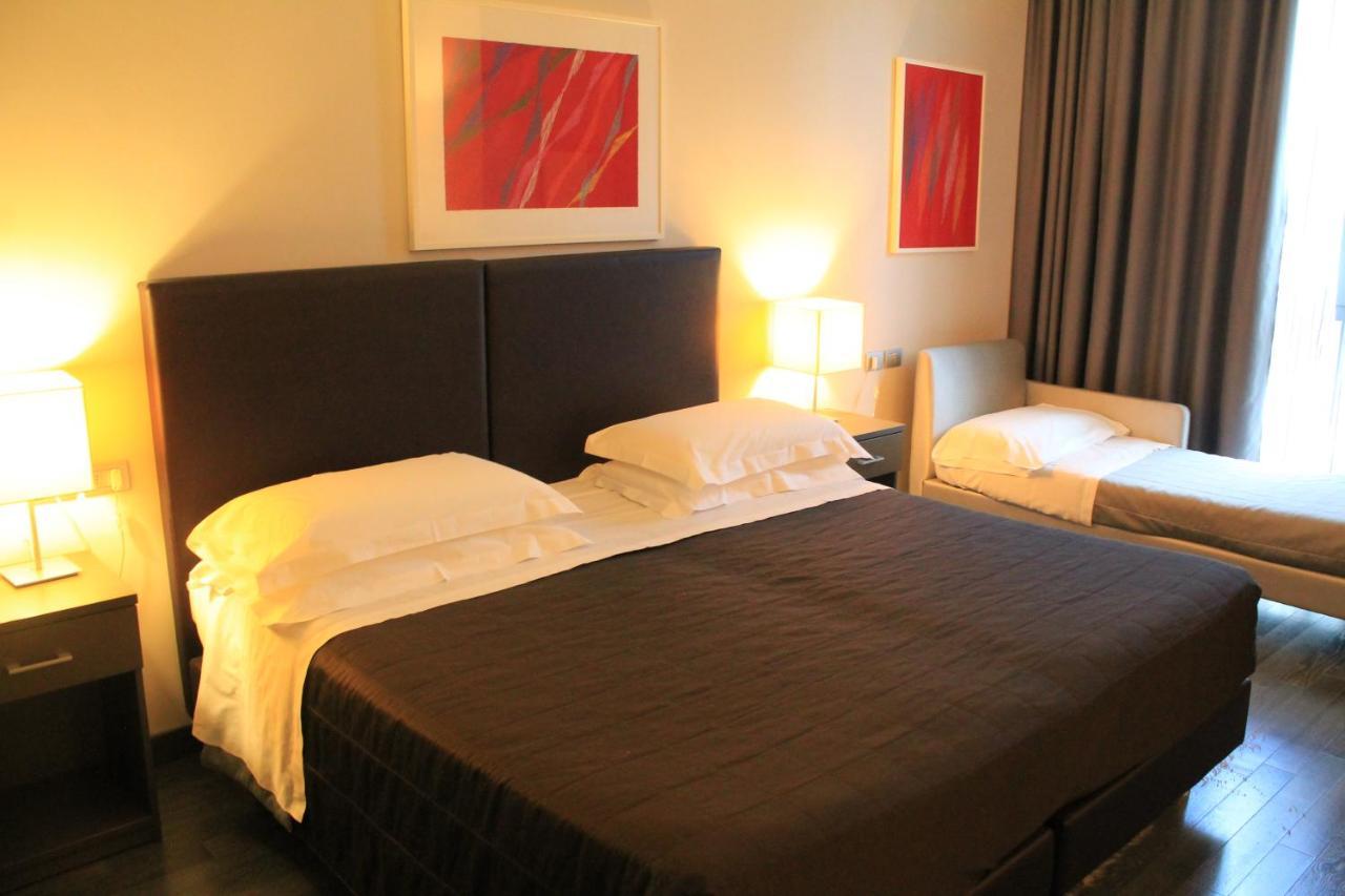 Park Hotel Sporting Teramo Bagian luar foto