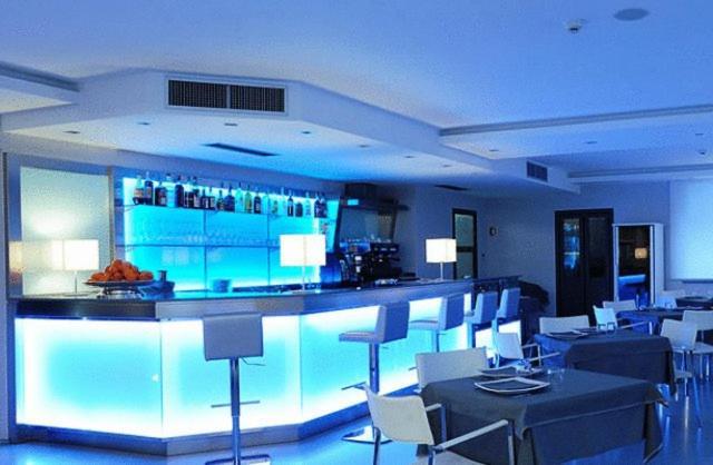 Park Hotel Sporting Teramo Bagian luar foto