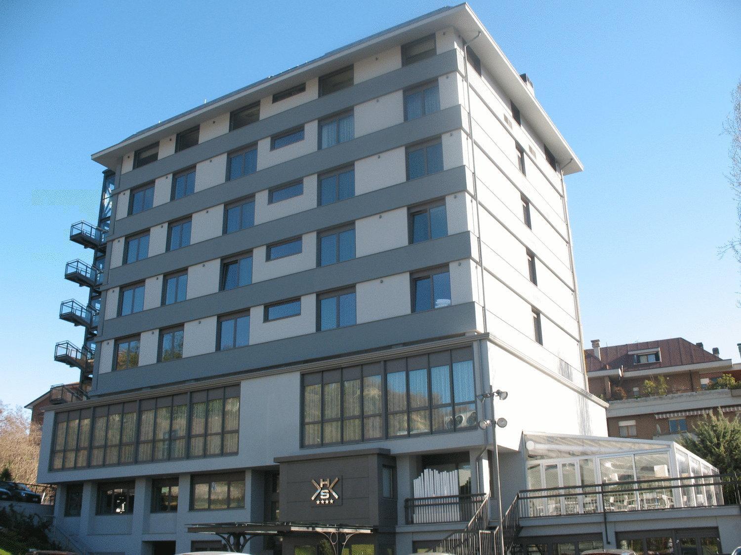 Park Hotel Sporting Teramo Bagian luar foto