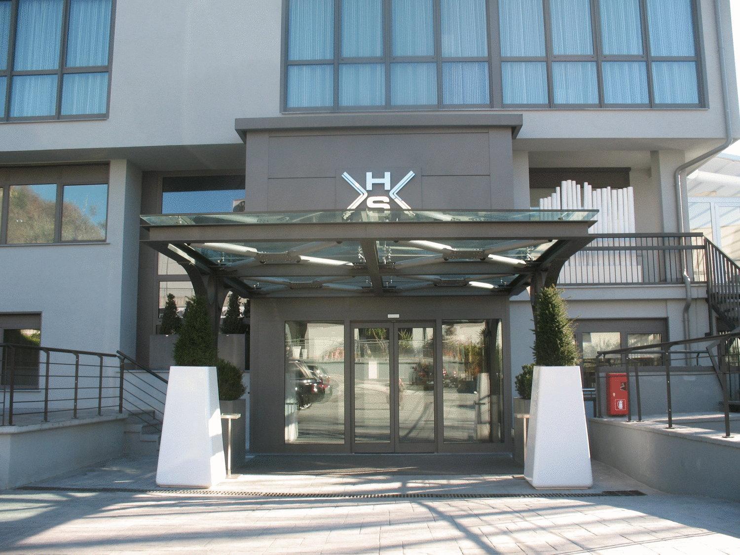 Park Hotel Sporting Teramo Bagian luar foto