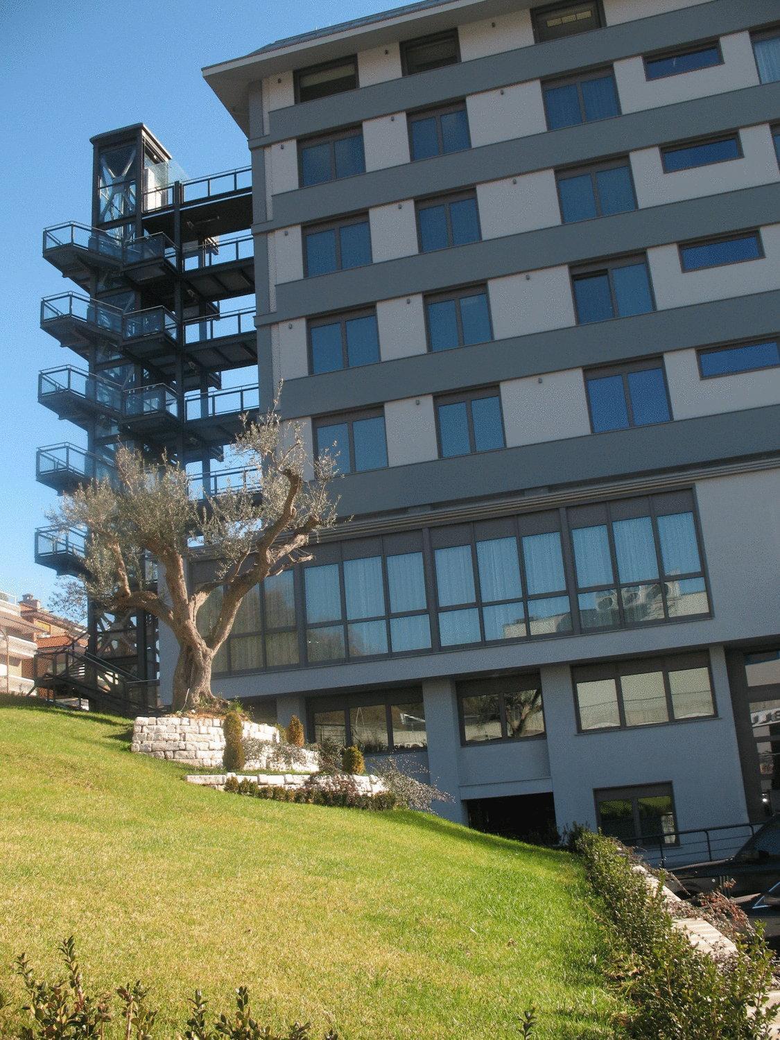 Park Hotel Sporting Teramo Bagian luar foto