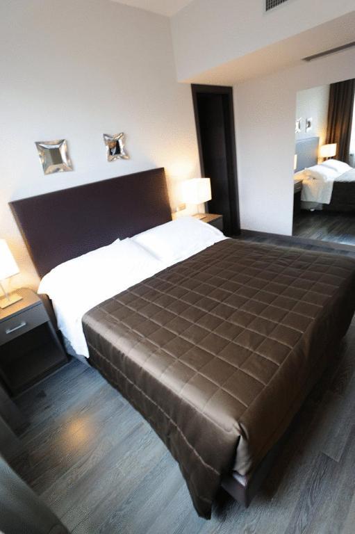 Park Hotel Sporting Teramo Bagian luar foto